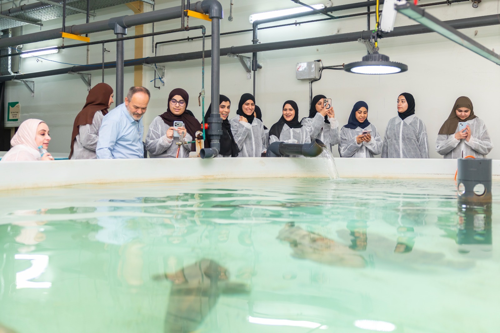 MOCCAE Concludes the ‘Marine Environment Track’ Under the Third Edition of Its ‘Mustadeem’ Programme  •	The initiative was hosted over four days at the Sharjah Marine Science Research Centre at the University of Khorfakkan.